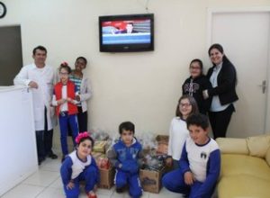 LAR visita alunos colegio