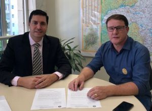 Nidão e Tito Torres