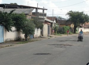 Operacao tapa buracos Borda da Mata abril2015 (1)