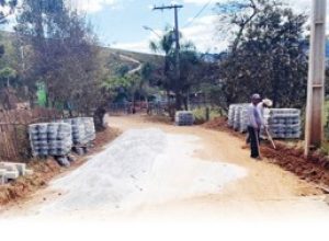 Prefeitura inicia s+®rie de licita+º+Áes para obras de pavimenta+º+úo e ilumina+º+úo nos distritos